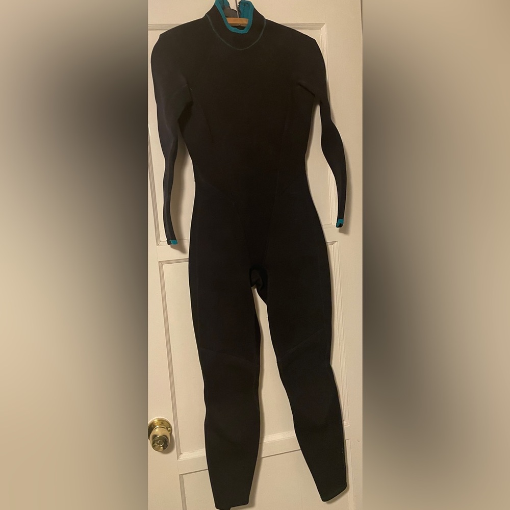 O’Neill Full Suit Wet Suit Women’s Size 6 Black